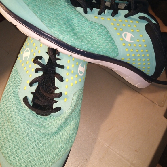 Unisex Champion gym shoes - Picture 4 of 7